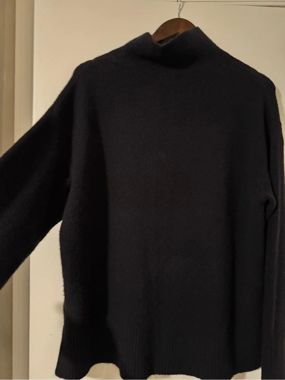 J. Crew Women’s Black Mockneck “Extra Soft” Yarn Sweater Merino and others Blend